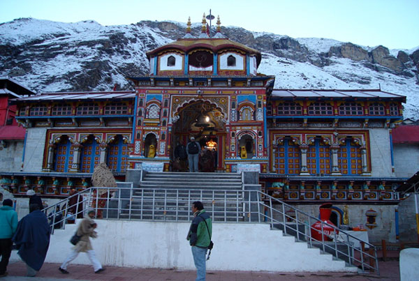 Badrinath Snowfall