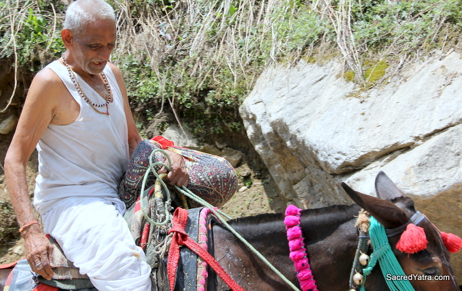 Old age pilgrims set off for Badrinath Dham