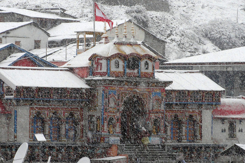 Rain in Char Dham; Snowfall in Hemkund