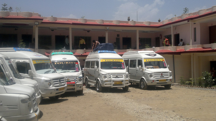 Char Dham Green Signal to the Outside Vehicles