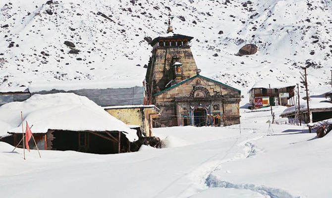 Continuous Snow fall in Kedarnath for Five hours at a stretch