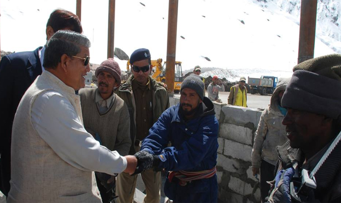 CM Rawat visit Kedarnath, review reconstruction work