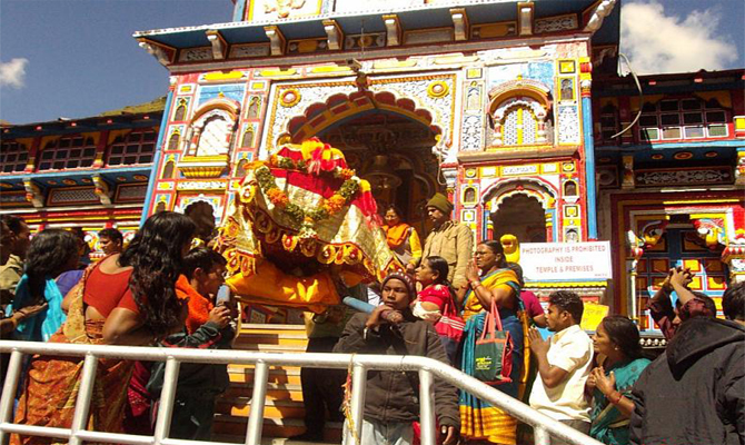 First pilgrimage group leaves for Char Dham Yatra