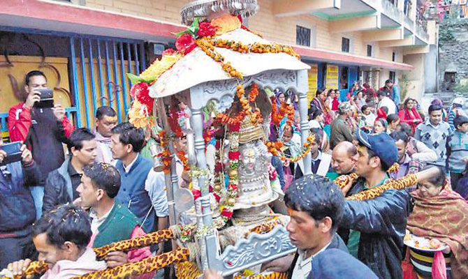 Char Dham Yatra ends with the closure of the portals of Badrinath shrine